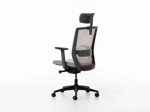 BOLD ergonomik çalışma koltuğu, siyah plastik gövdesi, F701 gri file sırtı ve başlık desteğiyle yönetici ofislerinde nefes alabilen, modern bir oturum çözümü sağlar.