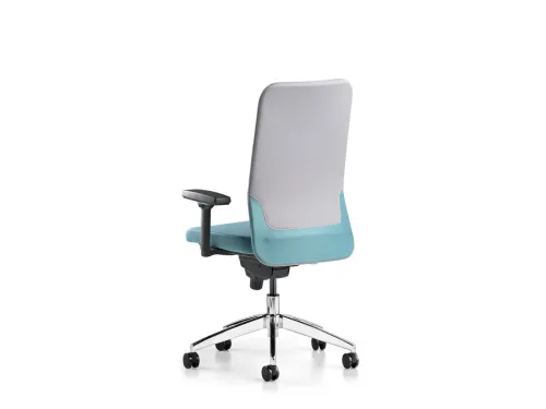 COMFY personel koltuğu, ACT 20 mint yeşili alt sırt detayı ve ACT 28 gri yüzeyiyle çağdaş çalışma alanı sandalyesi karakterini sakin biçimde gösterir.