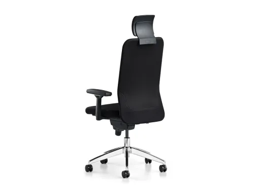 COMFY yönetici ofis koltuğu, siyah sırt yüzeyi, gri oturum detayı ve alüminyum ayaklı yapısıyla seçici yönetici alanlarında sakin bir güç hissi oluşturur.