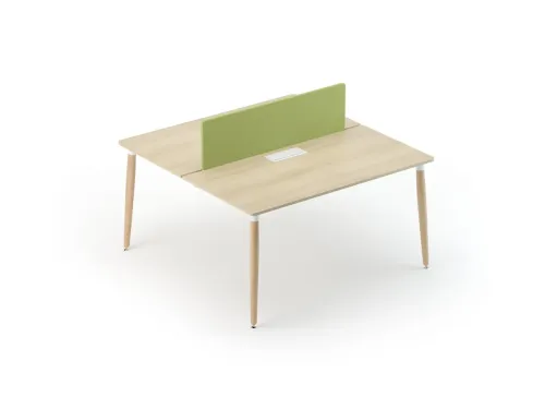 ERA workstation, Akasya tonlu yüzeyi, yeşil panel bölücüsü ve ahşap ayaklı yapısıyla ikili workstation masa kullanımına sıcak bir karakter kazandırır.