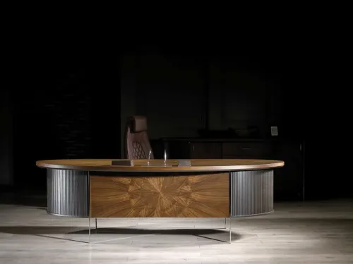 Gaudi VIP makam masası ceviz oval makam masası. Lamel yüzeyli masa ve oval formun sıcak ceviz dokusu ile modern oval ofis takımı ve ergonomik oval makam masası tasarımı.