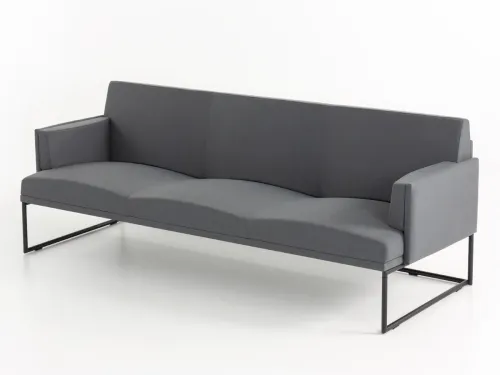 Yumuşak kumaş dokusu ve minimal çizgisiyle Hills gri ofis kanepesi.