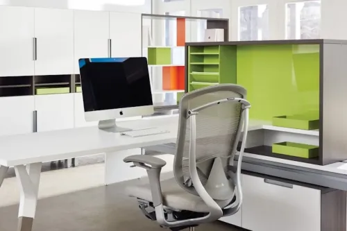 Ofis koltuğu nasıl ayarlanır? Doğru oturma yüksekliği, sırt desteği, kolçak ve masa uyumu için ergonomik çalışma rehberi.