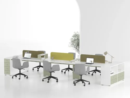 OPERA altılı workstation, beyaz çalışma yüzeyi, yeşil panel bölücüleri ve depolama modülleriyle açık ofislerde verimli bir ekip düzeni kurar.