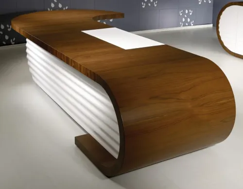 Orient VIP makam masası modern dalga yüzeyli executive desk. Aerodinamik hatlı makam masası modeli ve streamline modern makam masası detayları.