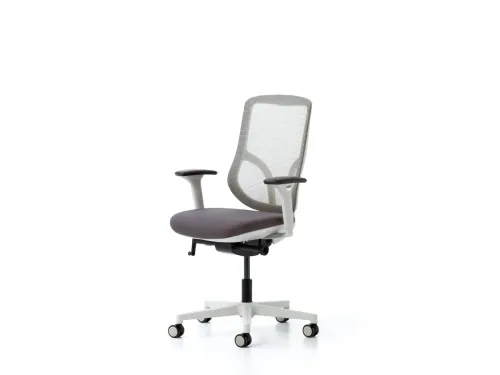 PUNTO modern ofis sandalyesi, açık gri file sırtı, 3D kolçakları ve sade beyaz gövdesiyle çağdaş çalışma alanlarına hafif ve seçkin bir karakter katar.