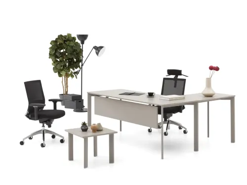 PUZZLE yönetici takımı, etajer, sehpa ve meeting table devamıyla bireysel çalışma ile ekip iletişimini aynı tasarım dili içinde birleştirir.