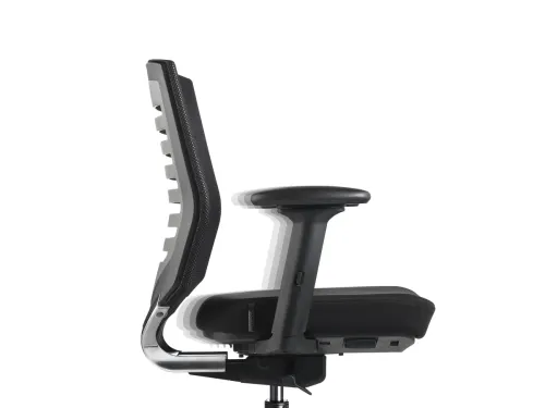 RARE 3D kolçaklı siyah ofis sandalyesi, yan detayda ayarlanabilir kolçak yapısını, file sırt dokusunu ve ergonomik oturum çizgisini görünür kılar.
