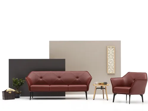 Bordo Diamond koltuk ve kanepe, bekleme salonlarında güçlü renk etkisiyle prestijli bir oturma atmosferi kurar.