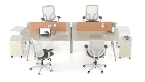 STRIPE ARC dörtlü workstation, Akasya tonuna yakın masa yüzeyi ve somon panel bölücüleriyle ekip çalışmasını daha düzenli ve akıcı bir ofis sistemine dönüştürür.