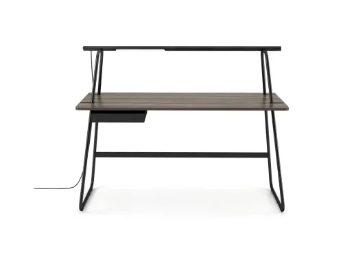 Siyah metal ayaklı T50, minimal görünümü ve entegre ışık hattıyla modern laptop çalışma masası olarak net bir kullanım sunar.