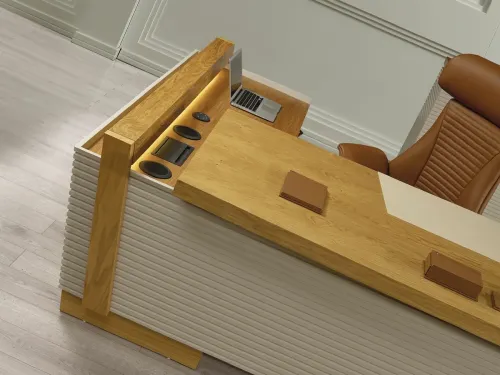 Titan VIP makam masası meşe metal detaylı modern masa. Güçlü mimari liderlik masası ve entegre teknoloji paneli ile mitolojik esintili modern ofis masası.